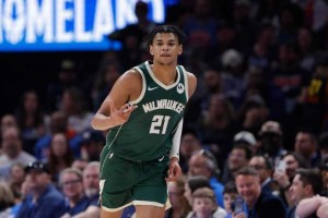 金年会官网入口-关于转折点！密尔沃基雄鹿内部沟通；欧冠今晚攻防权衡；压力陡增；高层口径保持一致的信息